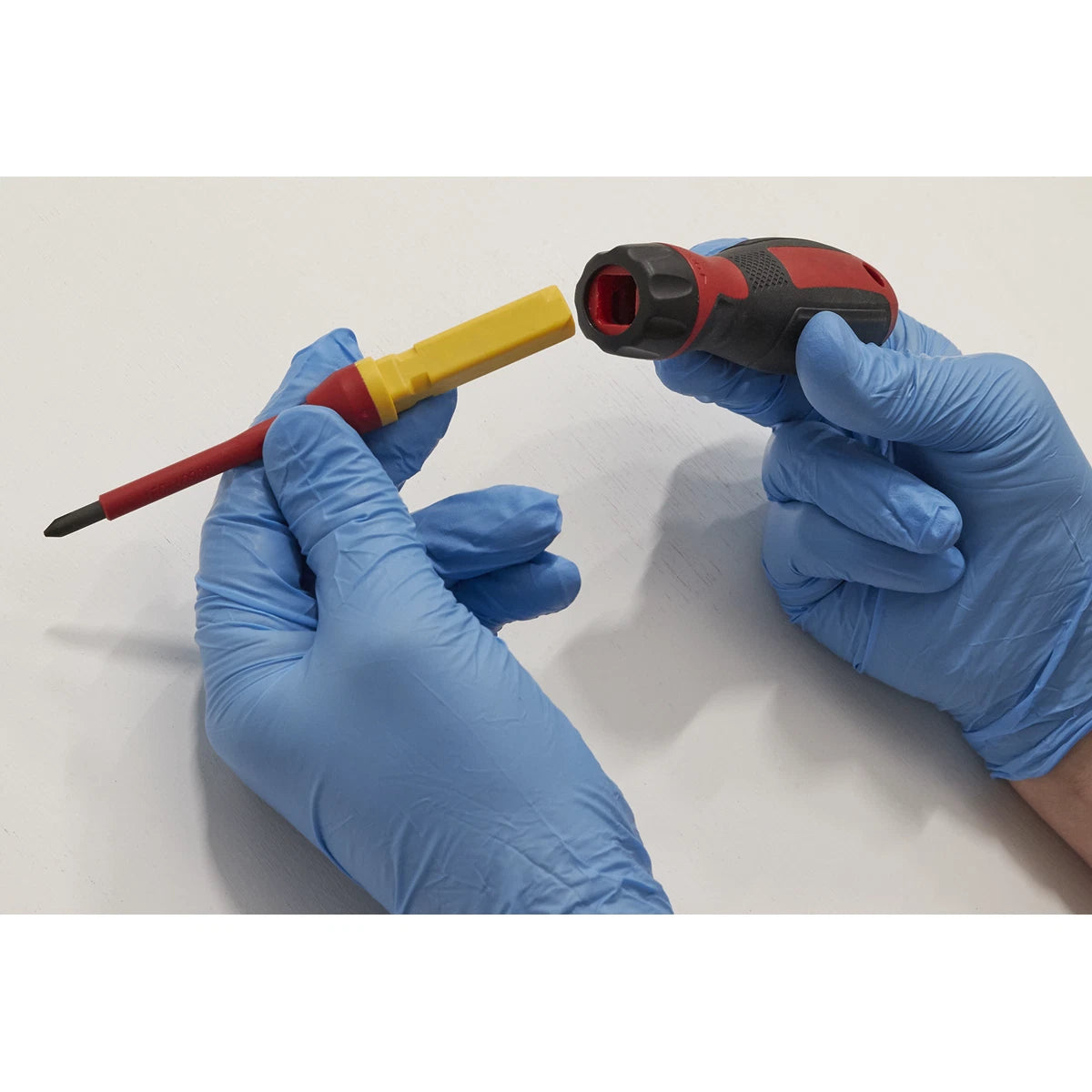 Sealey 13 Piece VDE 1000v PZ/PH/SL Screwdriver Interchangeable Blades Set,AK6128