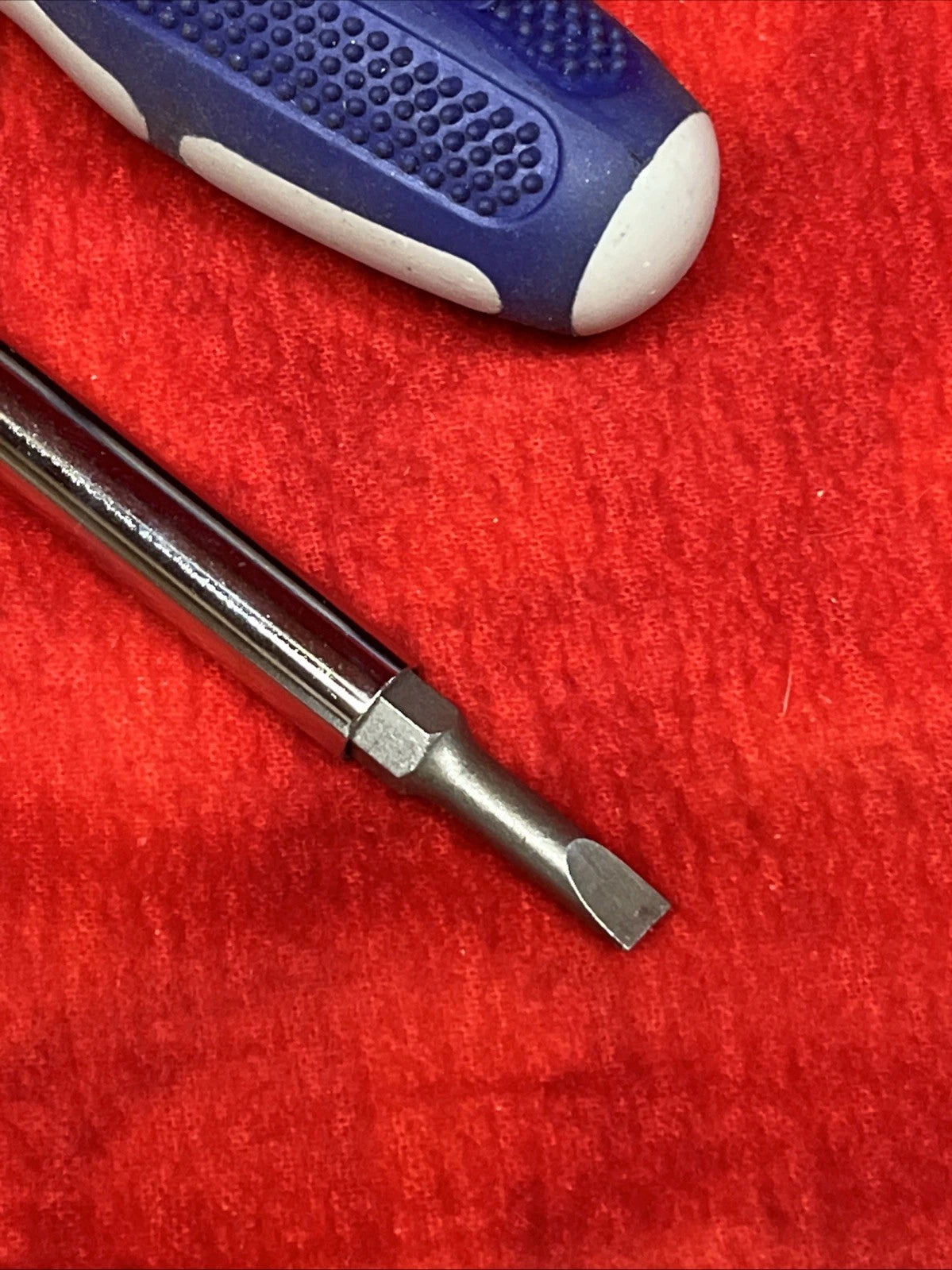 MULTI-BIT SCREWDRIVER (UNBRANDED) SLOTTED & PHILLIPS BITS CUSHIONED GRIP (tb3.1)