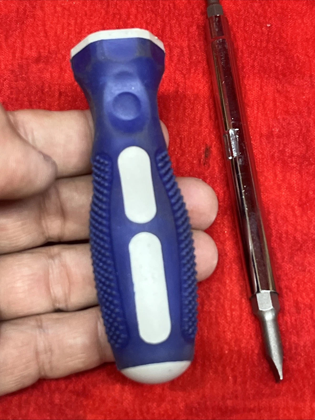 MULTI-BIT SCREWDRIVER (UNBRANDED) SLOTTED & PHILLIPS BITS CUSHIONED GRIP (tb3.1)