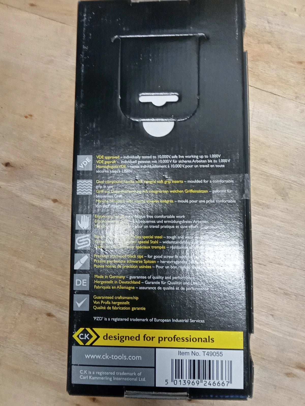 CK T49055, 5 Piece VDE Insulated Screwdriver Set Slotted/Pozi
